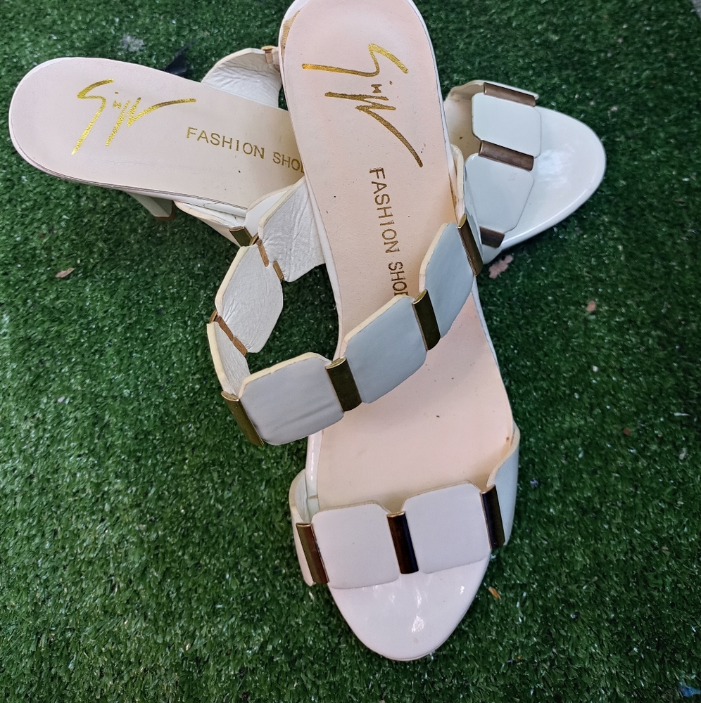Women's heels shoes.
